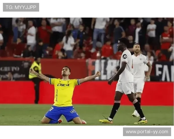 迈尼昂超级乌龙失误，AC米兰主场被科莫逼平，门将懊恼捶打草皮